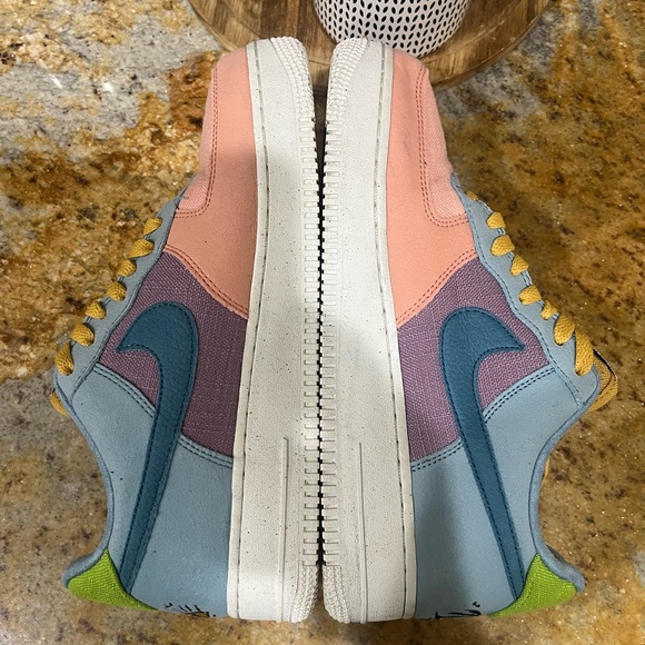 Nike Air Force 1 size 8 - Picture 7 of 9